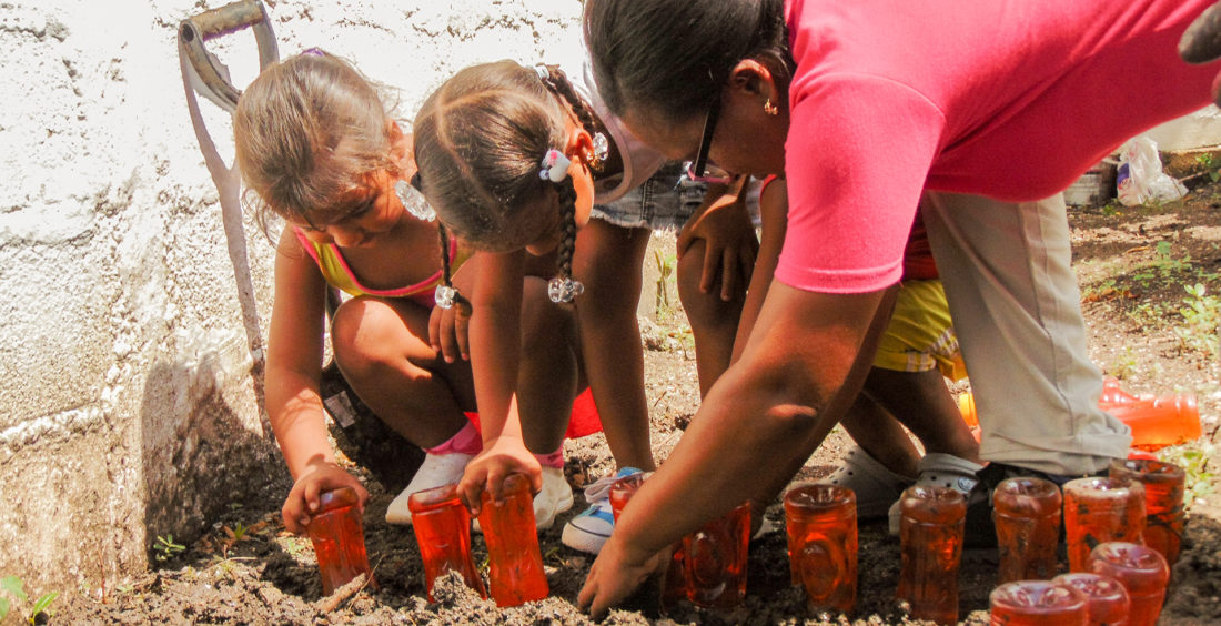 Adecuamiento de huerta comunitaria con niños del CDI