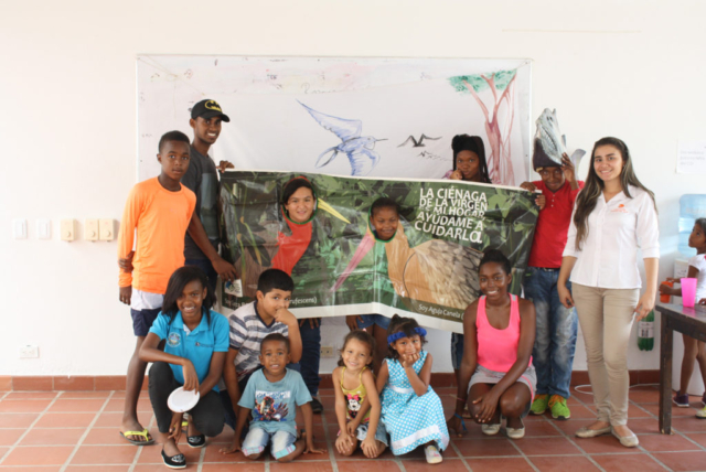 Celebración del Día del Medio Ambiente con niños de Manzanillo del Mar