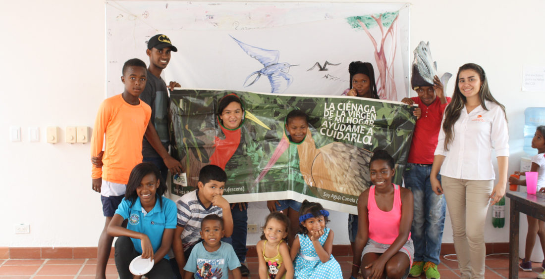 Celebración del Día del Medio Ambiente con niños de Manzanillo del Mar