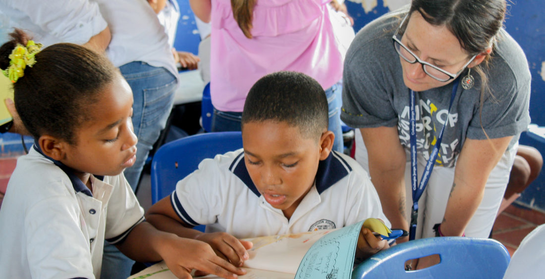 Desarrollo de fortalecimiento de la lectoescritura con docentes de  Fundación Cojowa