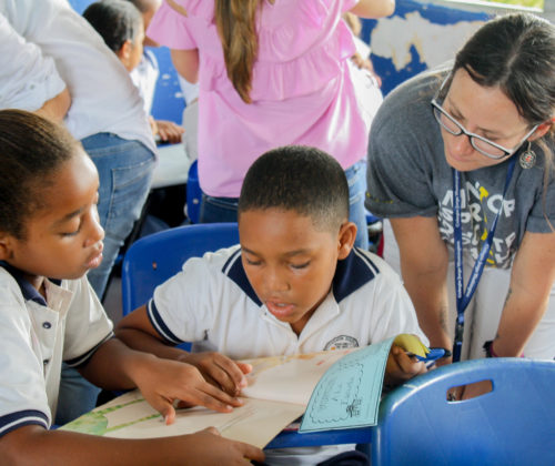 Desarrollo de fortalecimiento de la lectoescritura con docentes de  Fundación Cojowa