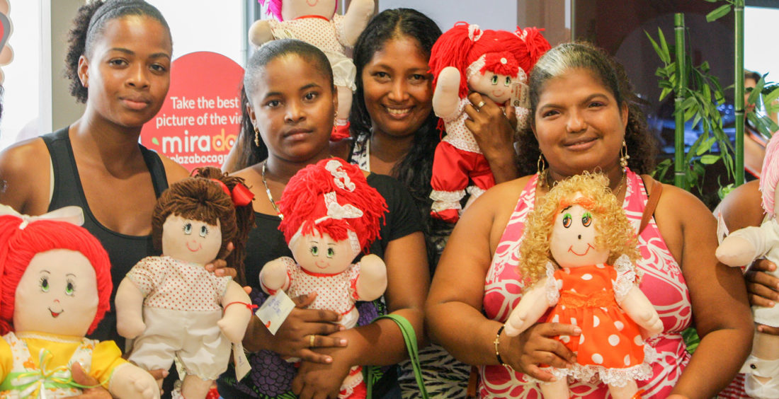 Feria de emprendimiento con mujeres de Manzanillo del Mar y Fundación Cojowa