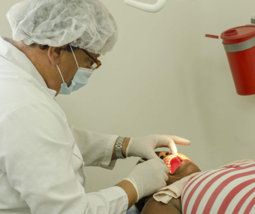 Servicio de odontología en jornada de salud en Tierra Baja