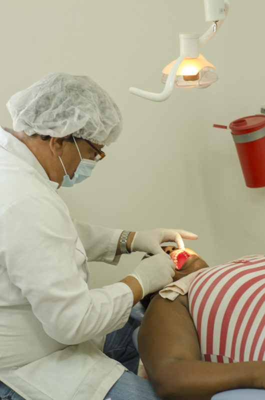 Servicio de odontología en jornada de salud en Tierra Baja