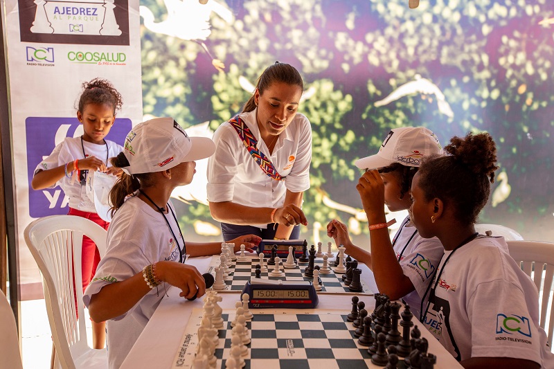 Equipo olímpico de ajedrez y Fundación Navarro Viola - Fundación