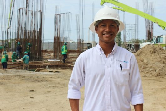 Michael Martínez, becado de la FSDM, laborando como Auxiliar SISO en Epic Constructora