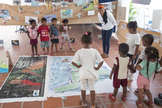 Niños y niñas demuestran su interés por conocer las aves migratorias que llegan cada año a Cartagena