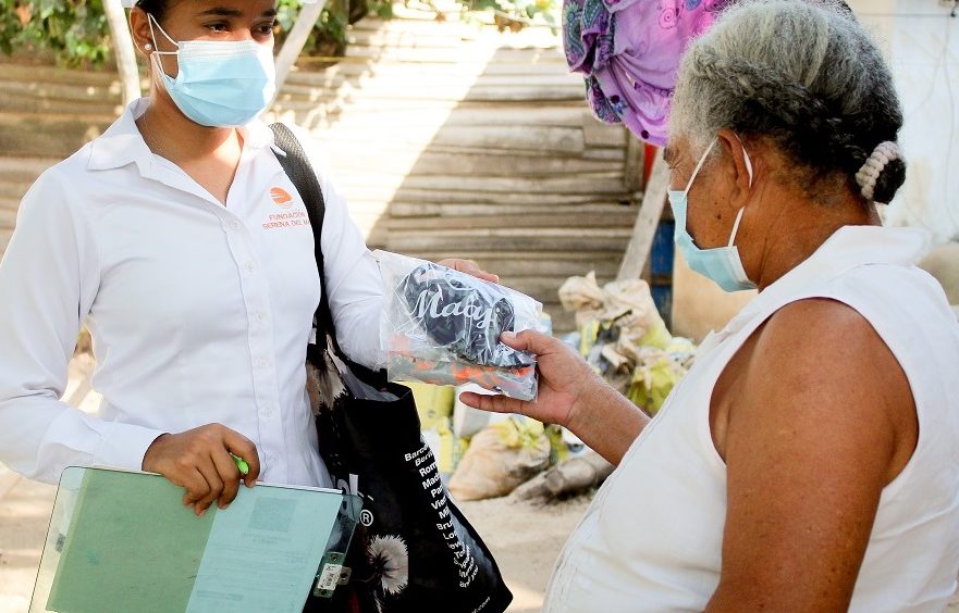 fundación serena Entrega tapabocas Maaji